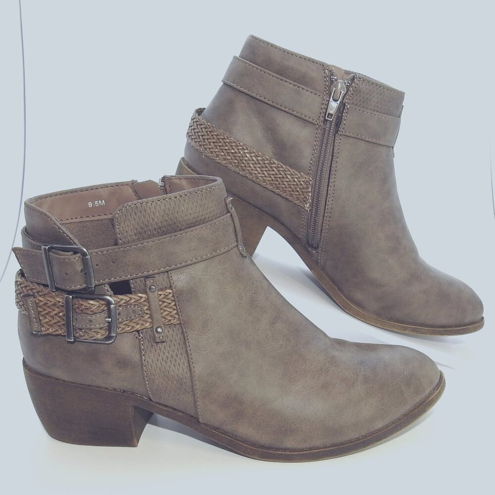 Jellypop Faux Leather Gray Heeled Booties Sz 9.5
